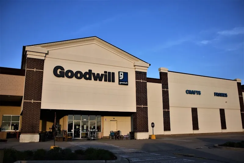Goodwill Industries of Northern Illinois in McHenry, IL