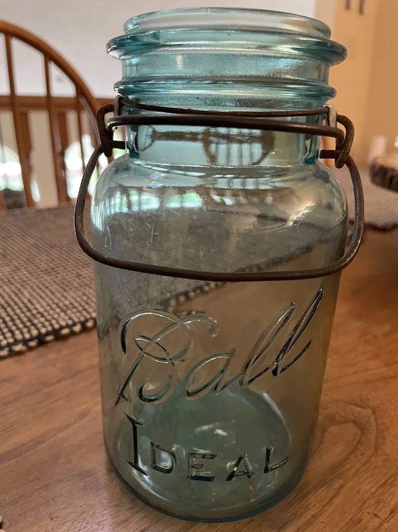 Select Seconds Thrift Shop in Alexandria, VA