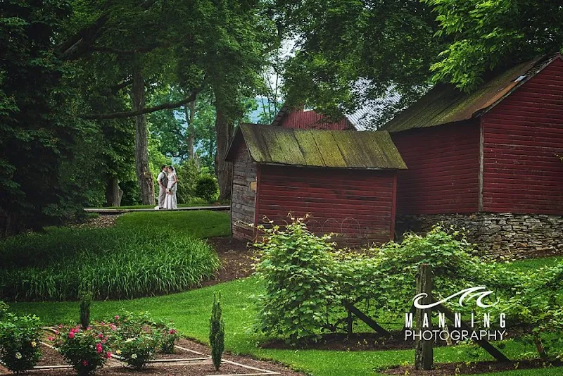 Brookmere Winery & Vineyard Inn in Belleville, PA